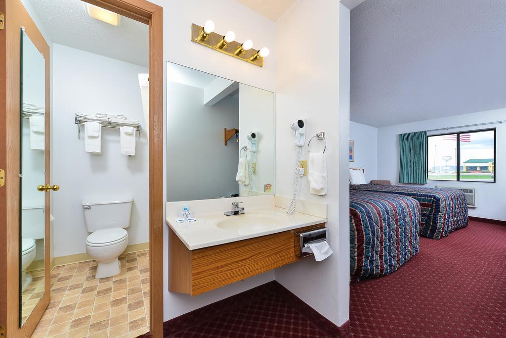 Travelodge By Wyndham Spearfish Quarto foto